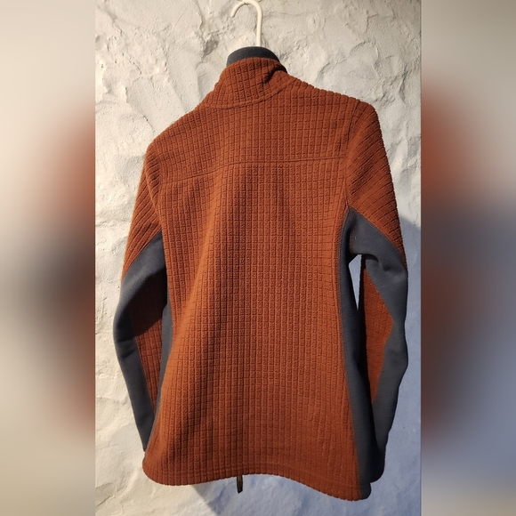 L.L. Bean Mountain Classic Windproof Gray and Barn Red Fleece Jacket Womens XS - Picture 2 of 10